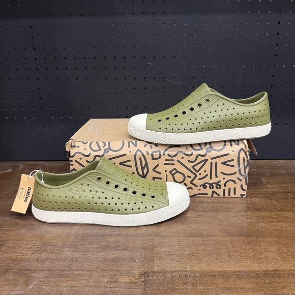 New W Box! Men's Native Shoes Jefferson Rookie Green Bone White Sneakers Size 11 - Picture 1 of 5